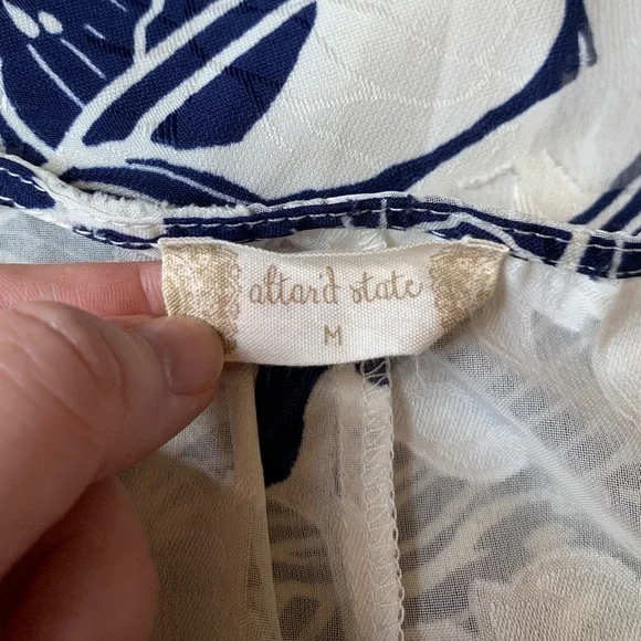 Altar’d State - Navy Blue / White Kimono - Picture 2 of 9